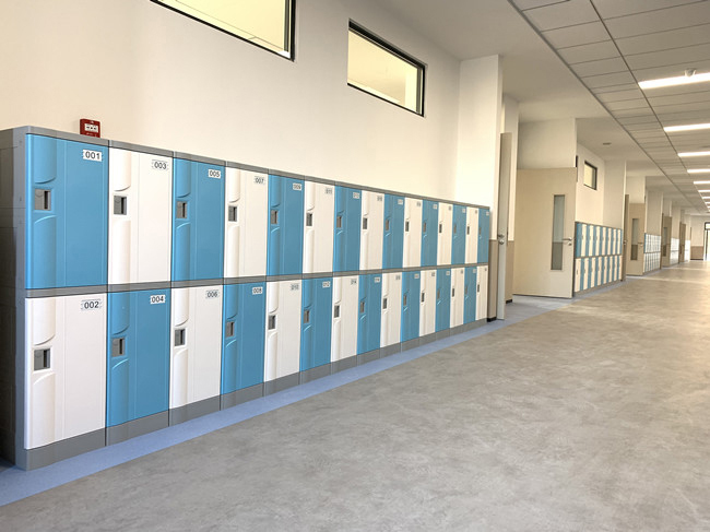 School Lockers: Are They Becoming Obsolete in the Digital Age?